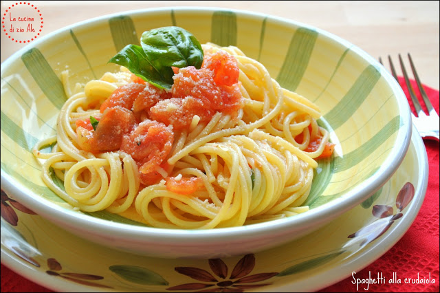 spaghetti-con-sugo-alla-crudaiola
